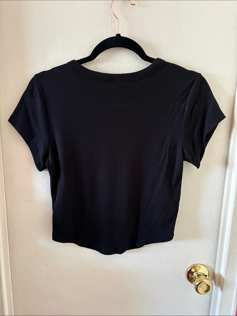 Old Navy Black Ribbed Ultralite T-shirt with Rounded Hem